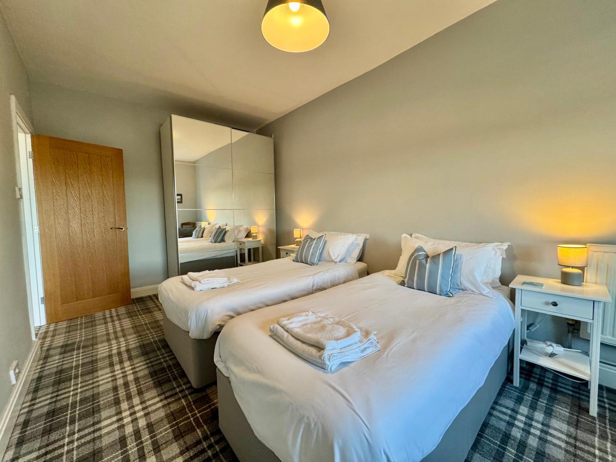 Lagoon View - Sea View- Pet Friendly - 2 Bed Apt - En-Suite Trearddur Kültér fotó