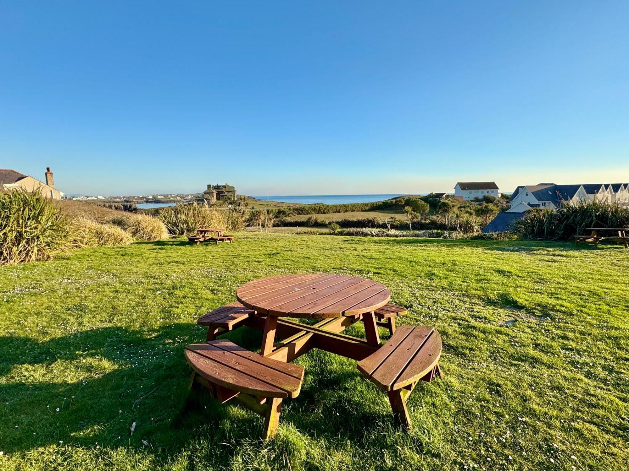 Lagoon View - Sea View- Pet Friendly - 2 Bed Apt - En-Suite Trearddur Kültér fotó