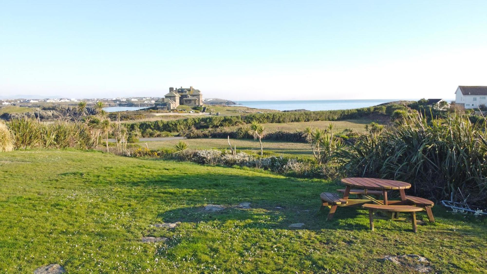 Lagoon View - Sea View- Pet Friendly - 2 Bed Apt - En-Suite Trearddur Kültér fotó