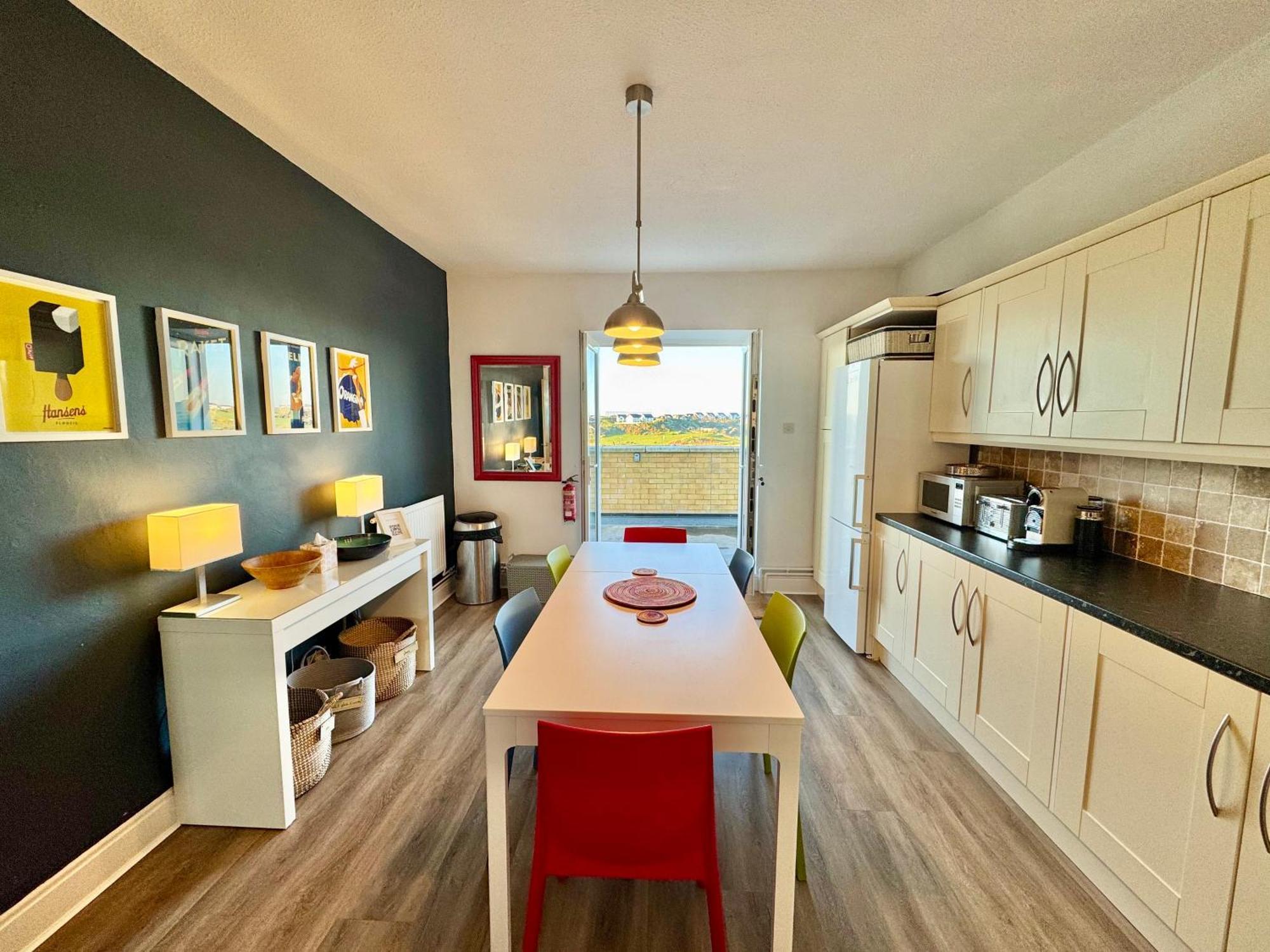 Lagoon View - Sea View- Pet Friendly - 2 Bed Apt - En-Suite Trearddur Kültér fotó
