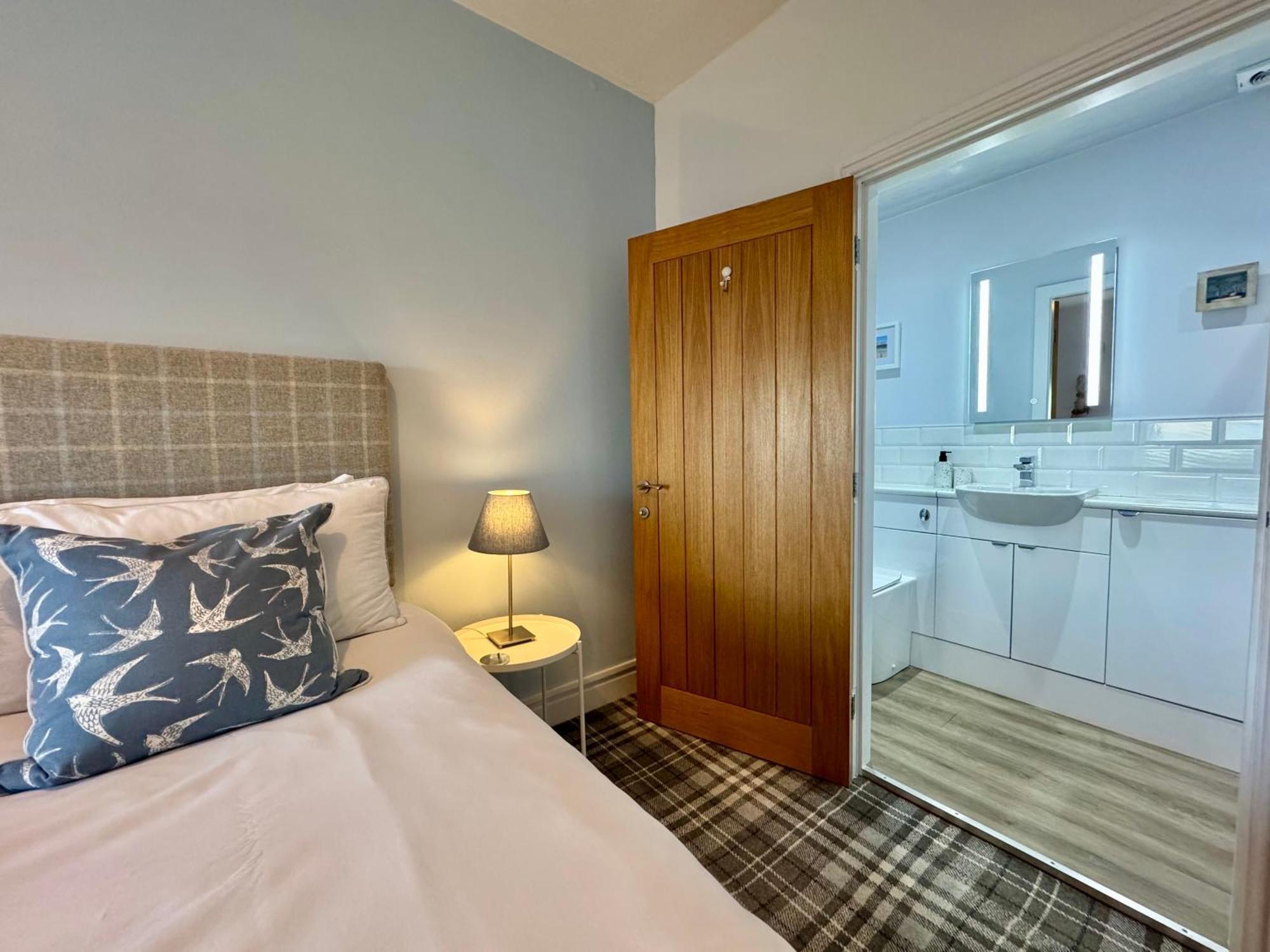 Lagoon View - Sea View- Pet Friendly - 2 Bed Apt - En-Suite Trearddur Kültér fotó