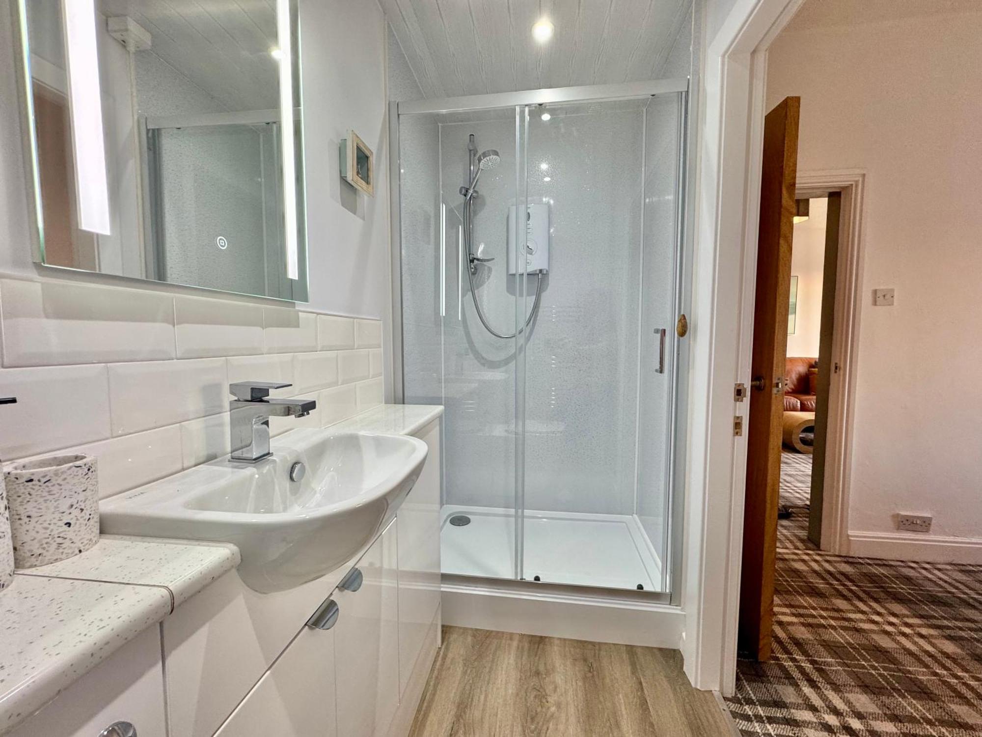 Lagoon View - Sea View- Pet Friendly - 2 Bed Apt - En-Suite Trearddur Kültér fotó
