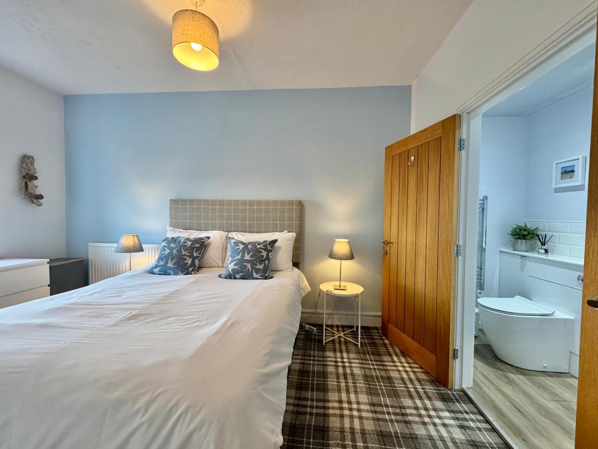 Lagoon View - Sea View- Pet Friendly - 2 Bed Apt - En-Suite Trearddur Kültér fotó
